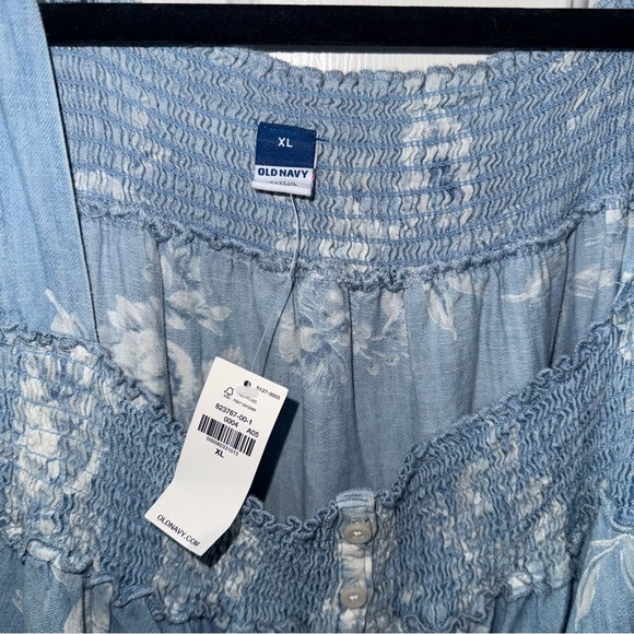 Old Navy Light Blue Floral Maxi Dress - Picture 2 of 4